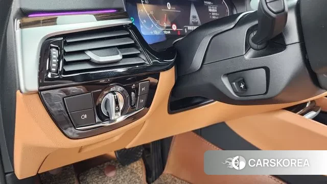 BMW 5 Series (G30) 2023 Серый из Кореи, фото 5