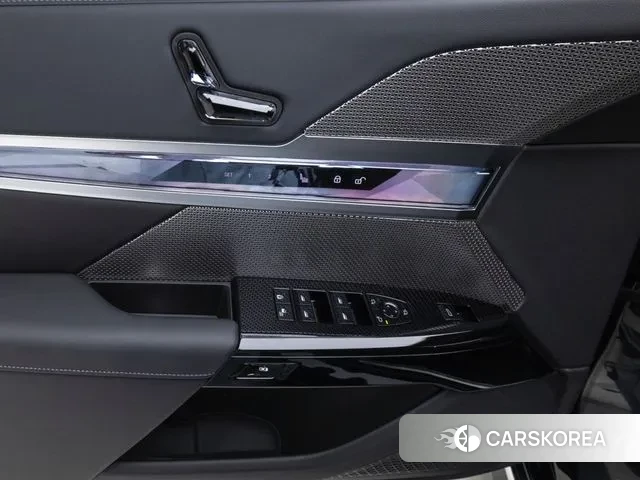 BMW 7 Series (G70) 2025 Черный из Кореи, фото 5