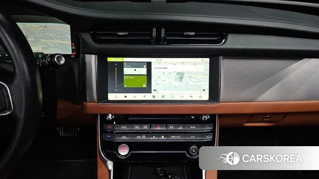 Jaguar XF (X260) 2019 Черный из Кореи, фото 5