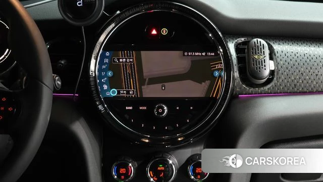 Mini Cooper Electric 2023 Белый из Кореи, фото 5