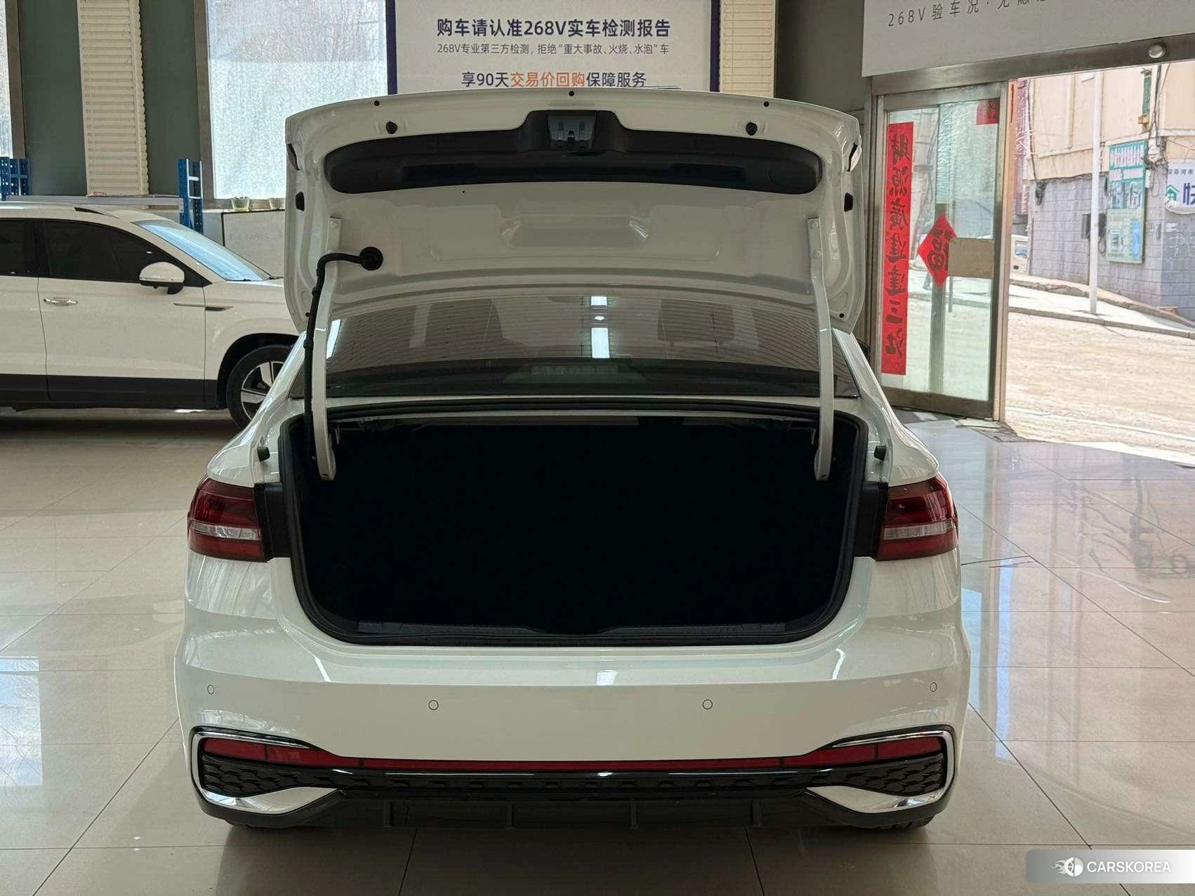 Volkswagen Lavida 2022 Белый из Китая, фото 5