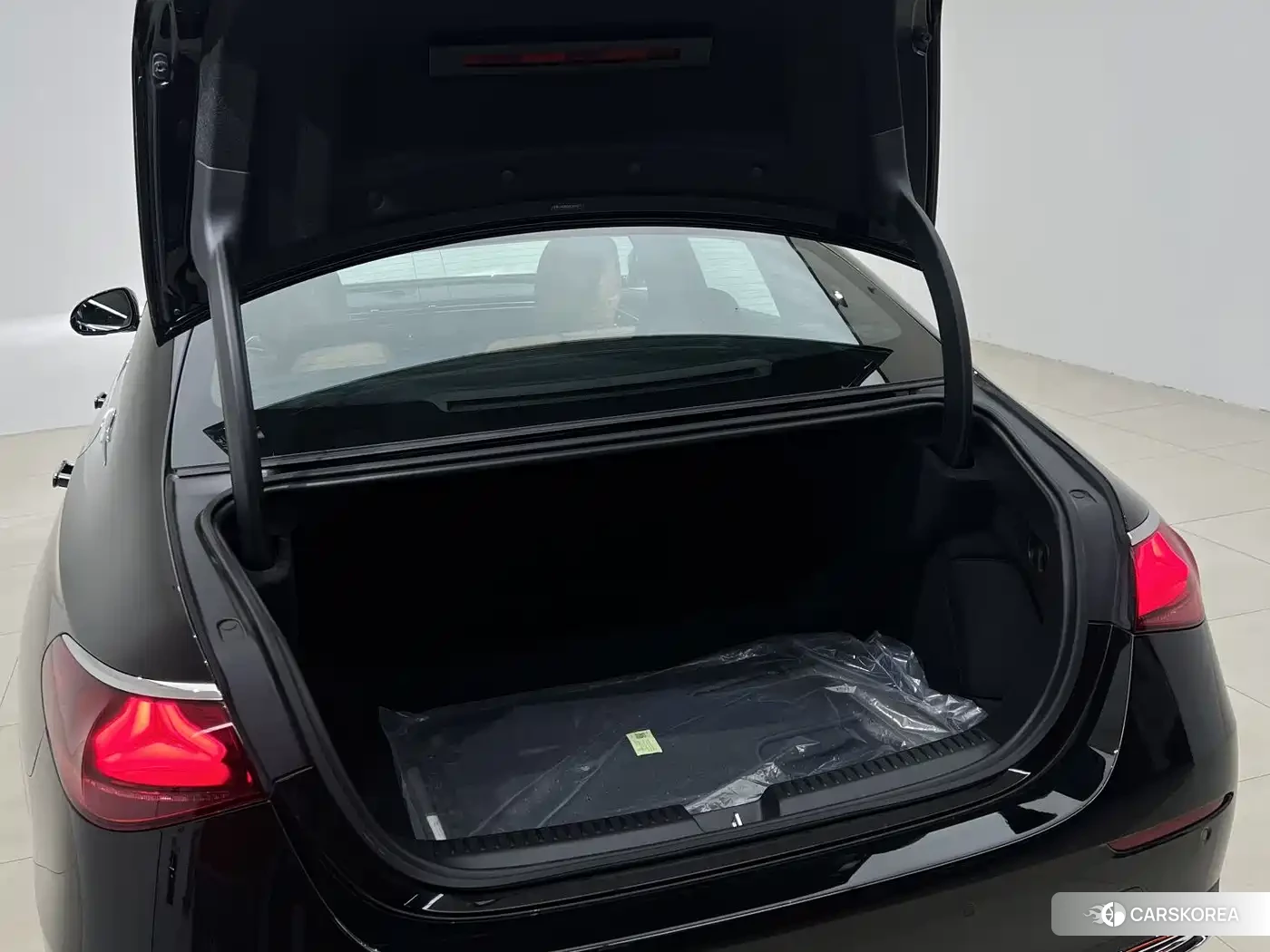 Mercedes-Benz E-Class 2026 Черный из Китая, фото 5