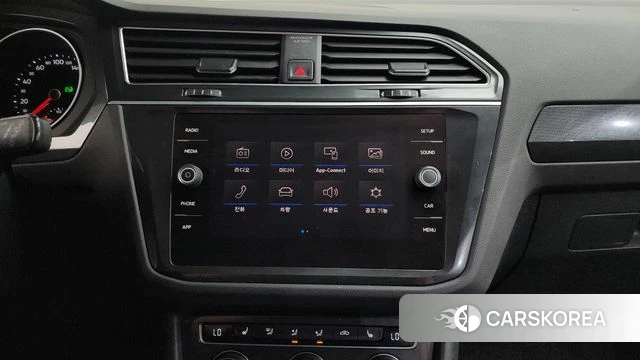 Volkswagen Tiguan second Generation 2018 Белый из Кореи, фото 5