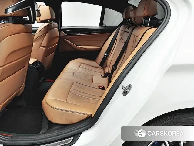 BMW 5 Series (G30) 2021 Белый из Кореи, фото 5