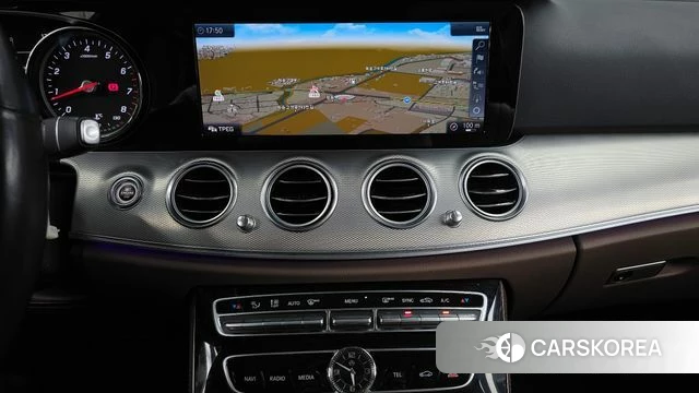 Mercedes-Benz E-Class W213 2018 Синий из Кореи, фото 5