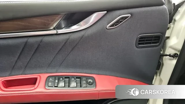 Maserati Ghibli 2021 Белый из Кореи, фото 5