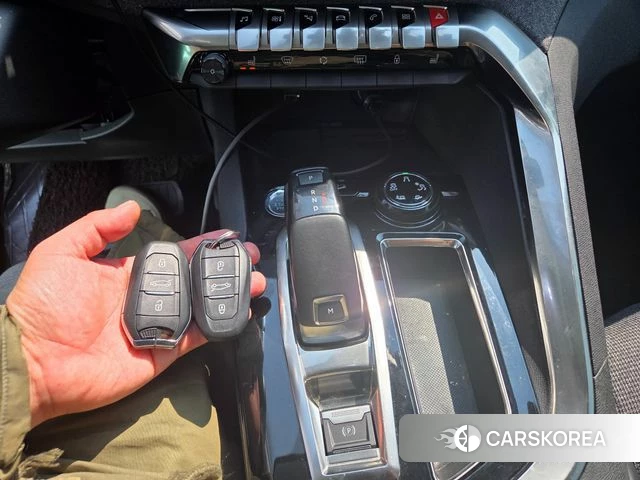 Peugeot 5008 second generation 2019 Белый из Кореи, фото 5