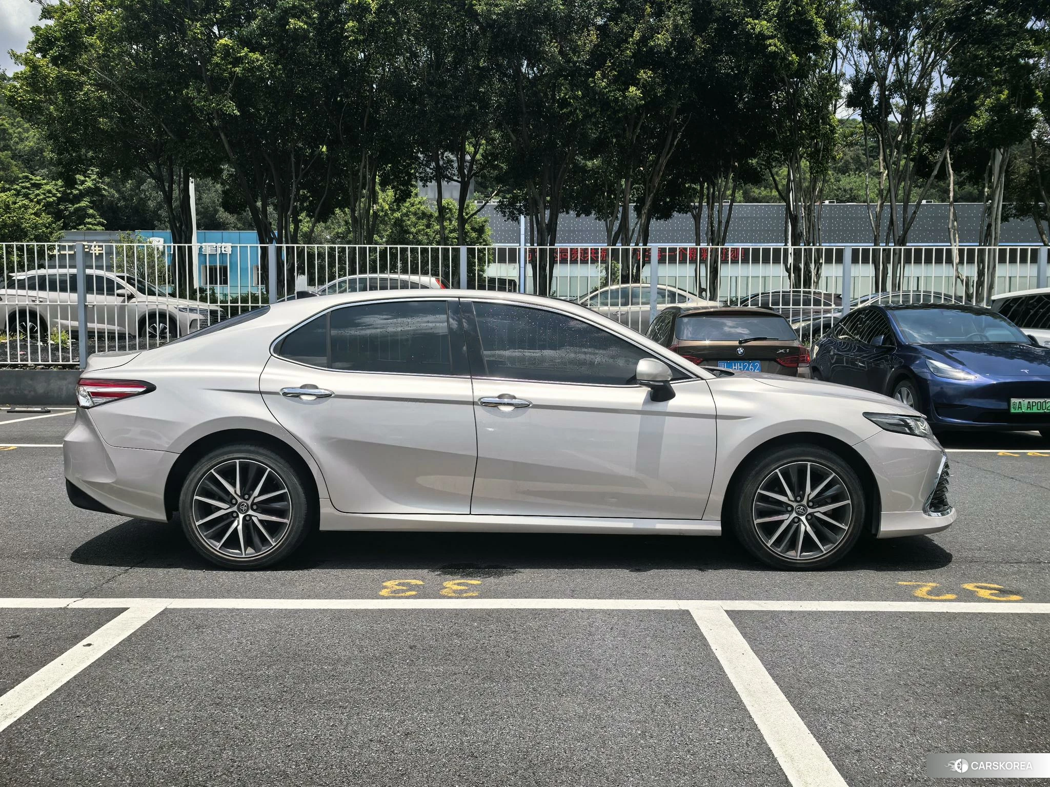 Toyota Camry 2021 Серебристо-серый из Китая, фото 5