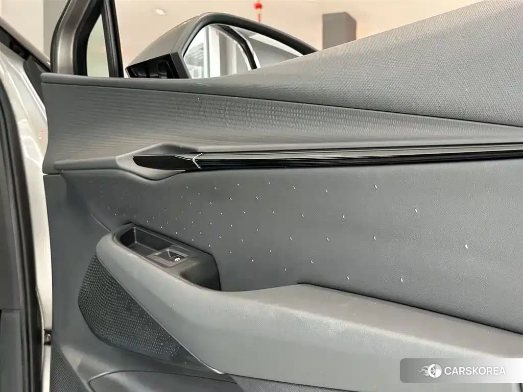 Volkswagen ID. UNYX 2025 Champagne/brown из Китая, фото 5