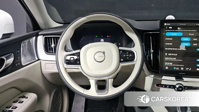 Volvo XC60 second Generation 2026 Белый из Кореи, фото 5