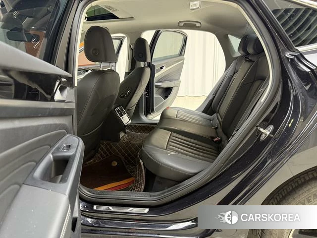 Volkswagen Passat 2022 Черный из Китая, фото 5