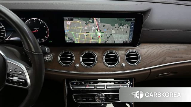 Mercedes-Benz E-Class W213 2018 Белый из Кореи, фото 5