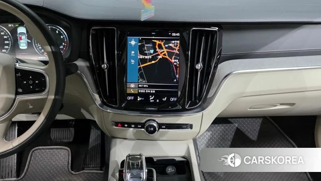 Volvo S60 3rd generation 2022 Белый из Кореи, фото 5