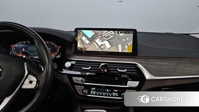 BMW 5 Series (G30) 2023 Белый из Кореи, фото 5