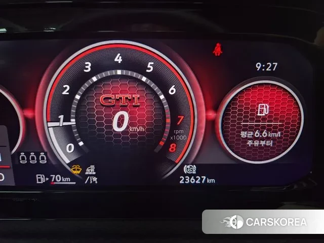 Volkswagen Golf 8th Generation 2023 Белый из Кореи, фото 5