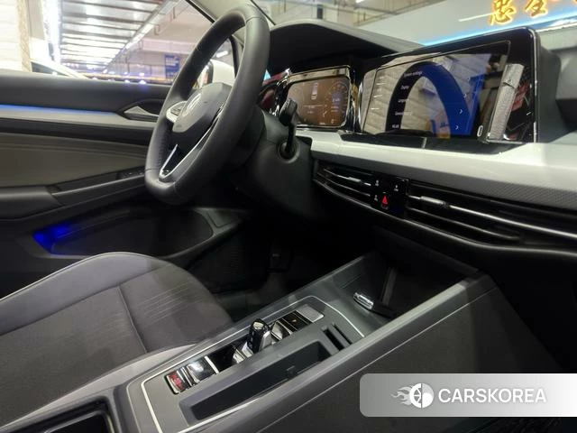 Volkswagen Golf 2022 Белый из Китая, фото 5