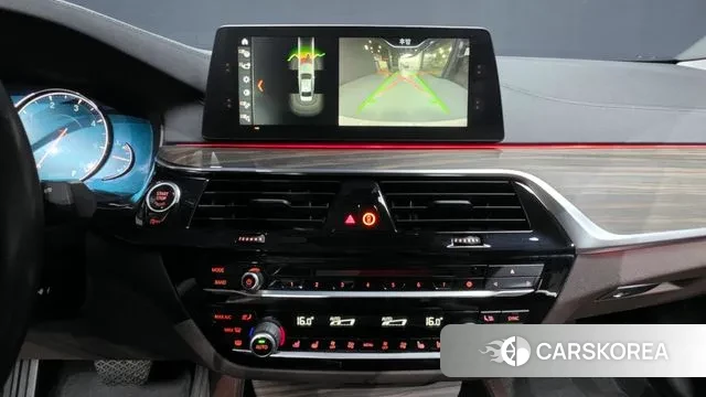 BMW 5 Series (G30) 2018 Белый из Кореи, фото 5