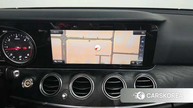 Mercedes-Benz E-Class W213 2018 Белый из Кореи, фото 5
