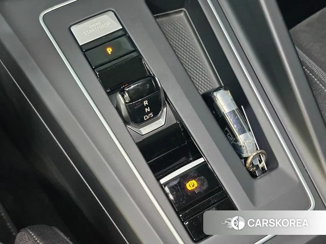 Volkswagen Golf 8th Generation 2022 Белый из Кореи, фото 5