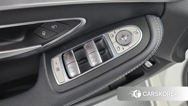 Mercedes-Benz C-Class W205 2018 Белый из Кореи, фото 5