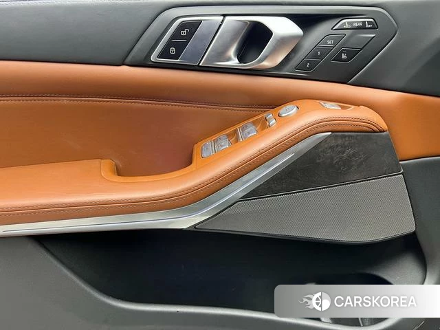 BMW X7 2023 Черный из Китая, фото 5