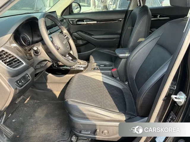 Kia Seltos 2022 Черный из Кореи, фото 5