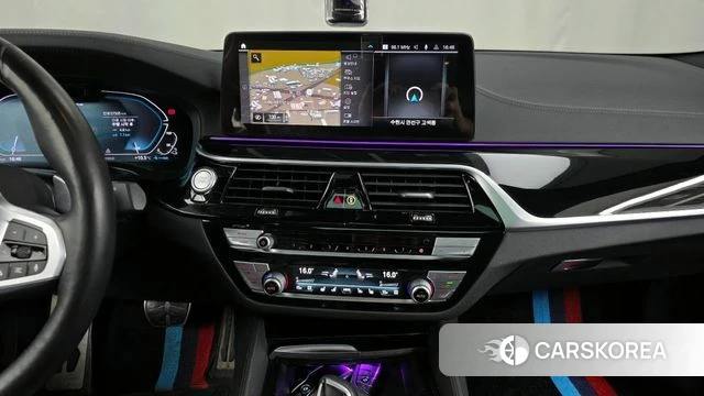 BMW 5 Series (G30) 2021 Белый из Кореи, фото 5