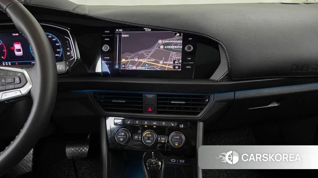 Volkswagen 7th Generation of Jetta 2023 Белый из Кореи, фото 5