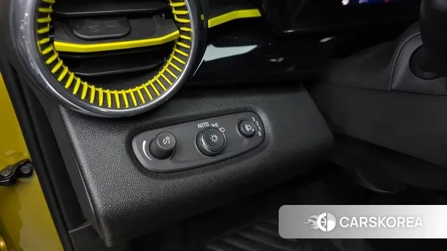 Chevrolet (GM Daewoo) Trax Crossover 2025 Желтый из Кореи, фото 5