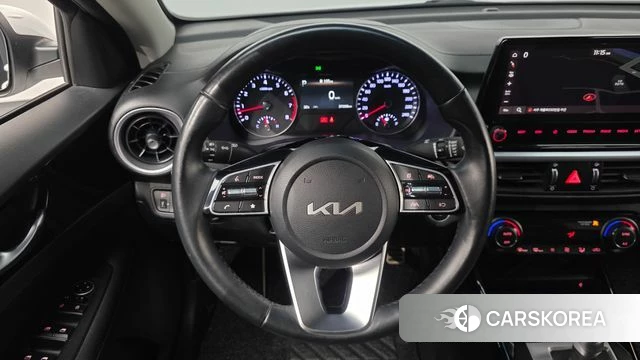 Kia The New K3 2nd generation 2023 Белый из Кореи, фото 5