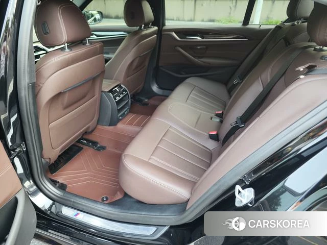 BMW 5 series 2020 Черный из Китая, фото 5
