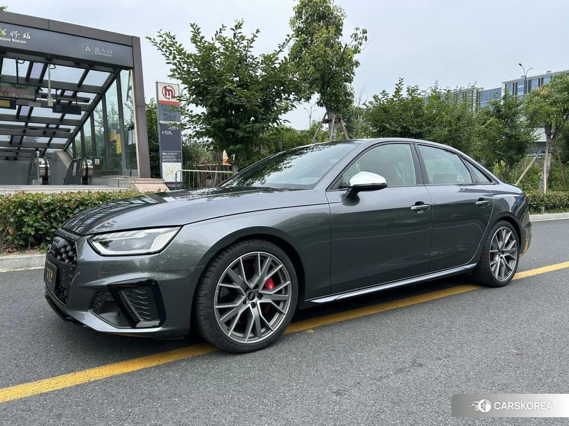 Audi S4 2023 Темно-серый из Китая, фото 5