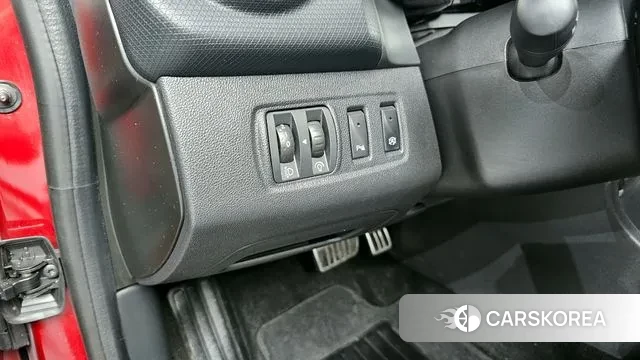 Renault Korea (Samsung) Clio 2018 Красный из Кореи, фото 5