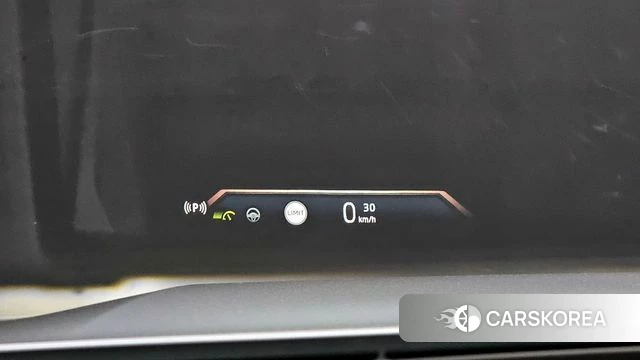 BMW 5 Series (G60) 2024 Светло-серебряный цвет из Кореи, фото 5