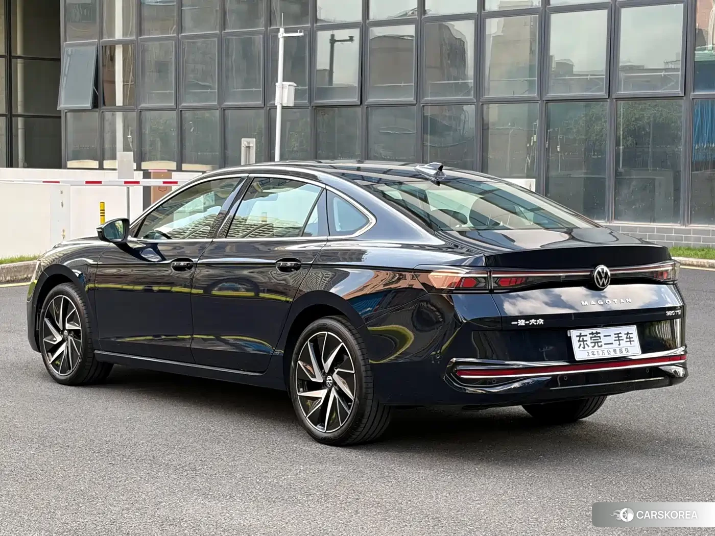 Volkswagen Magotan 2024 Синий из Китая, фото 5