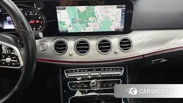 Mercedes-Benz E-Class W213 2018 Белый из Кореи, фото 5