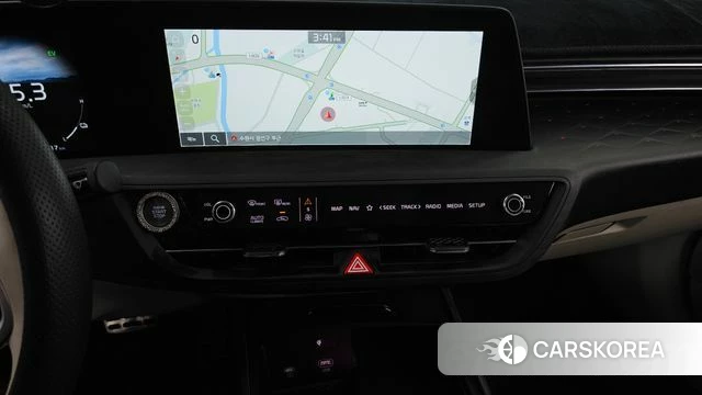 Kia K8 Hybrid 2024 Белый из Кореи, фото 5