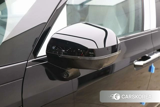 Volvo EM90 2026 Черный из Китая, фото 5