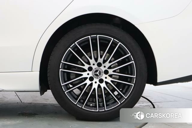 Mercedes-Benz Class C 2022 Белый из Китая, фото 5