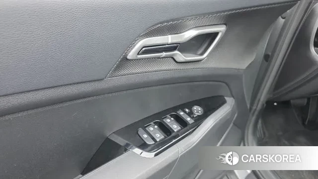 Kia Sportage 5th Generation Hybrid 2024 Серебряный из Кореи, фото 5