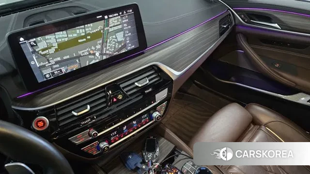 BMW 5 Series (G30) 2021 Белый из Кореи, фото 5