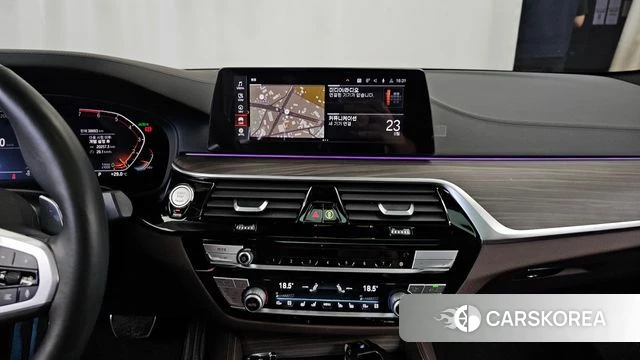 BMW 5 Series (G30) 2020 Белый из Кореи, фото 5