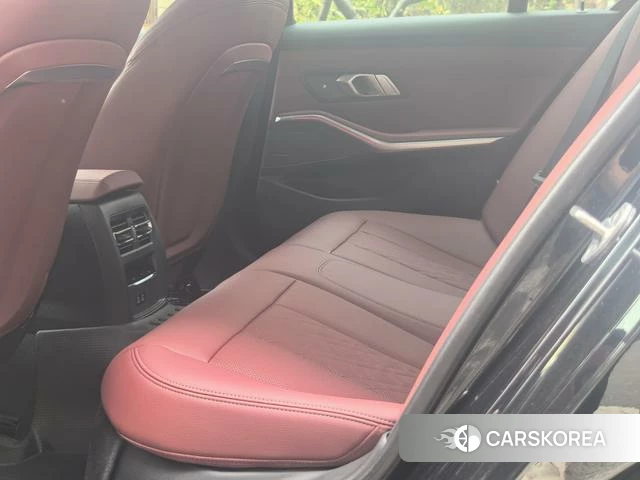 BMW 3 series 2024 Черный из Китая, фото 5