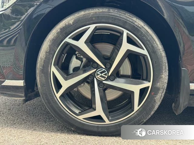 Volkswagen Magotan 2024 Черный из Китая, фото 5
