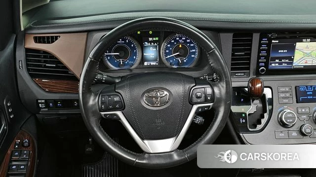 Toyota Sienna 2018 Белый из Кореи, фото 5