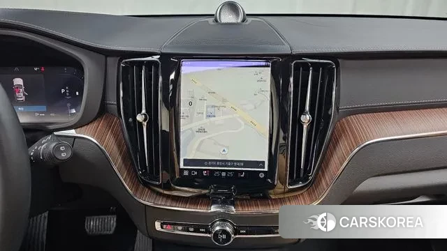 Volvo XC60 second Generation 2023 Белый из Кореи, фото 5