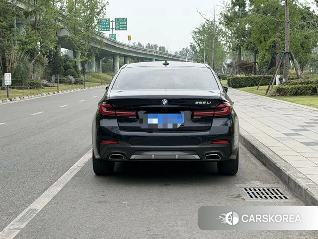 BMW 5 series 2021 Черный из Китая, фото 5
