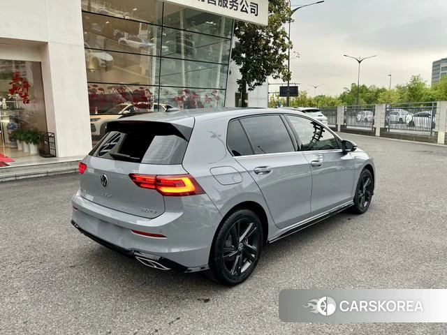Volkswagen Golf 2023 Темно-серый из Китая, фото 5
