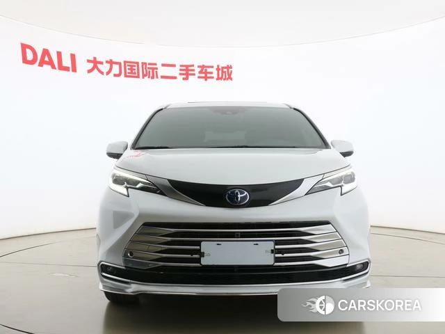 Toyota Saina 2022 Белый из Китая, фото 5