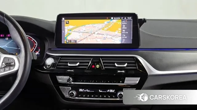 BMW 5 Series (G30) 2023 Белый из Кореи, фото 5